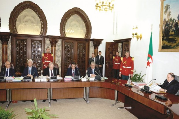 d bouteflika minimise la crise a8877